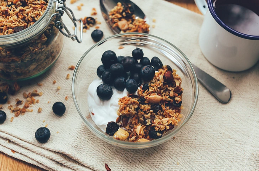 6 Vegan Foods That Fill You Up & Are Perfect For Snacking Before The Gym