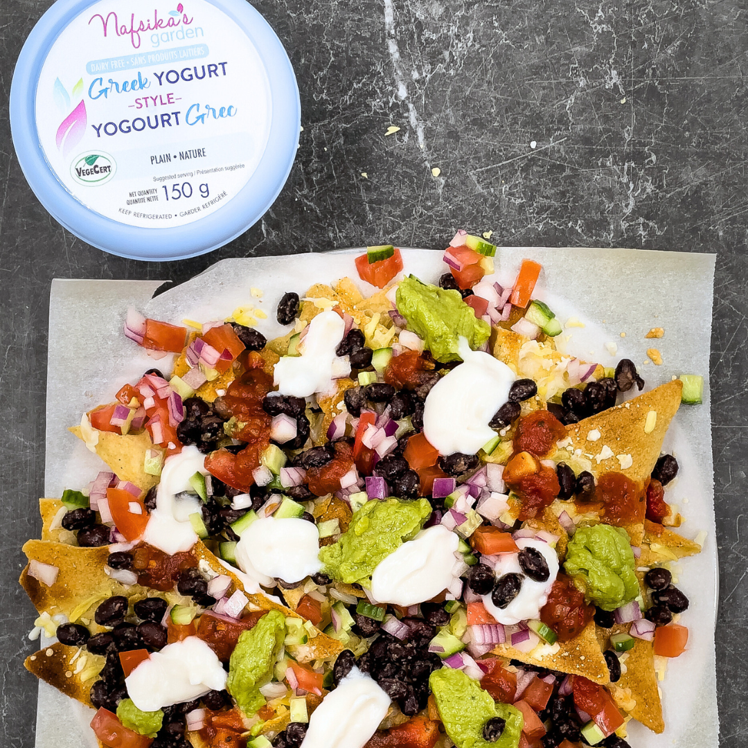 Prenez une collation avec ces appétissants nachos à base de plantes et de yogourt grec !